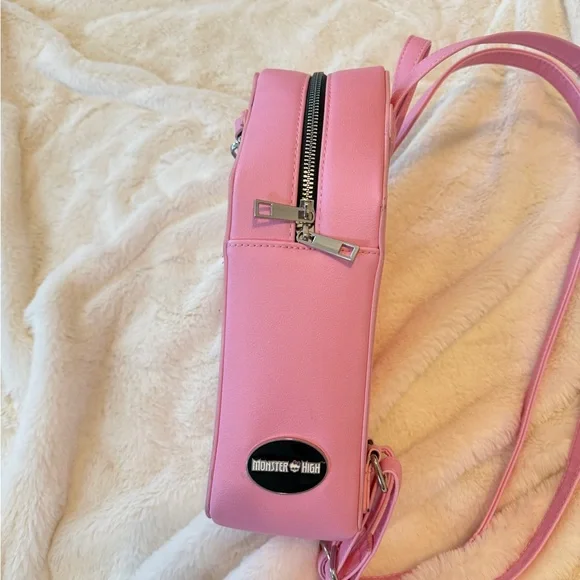Monster High Pink Coffin Backpack - Picture 6 of 7